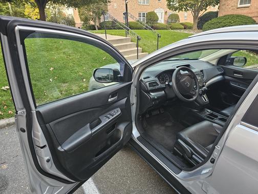 Silver 2016 Honda CR-V SE