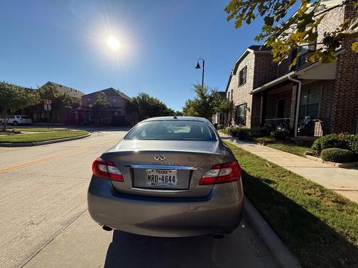 Gray 2012 INFINITI M37 x