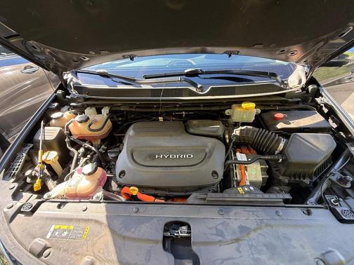 Silver 2020 Chrysler Pacifica Hybrid Limited
