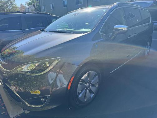 Silver 2020 Chrysler Pacifica Hybrid Limited