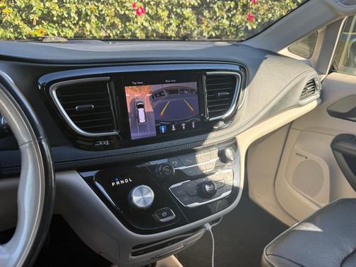 Silver 2020 Chrysler Pacifica Hybrid Limited