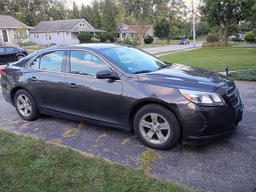 Gray 2013 Chevrolet Malibu 1LS