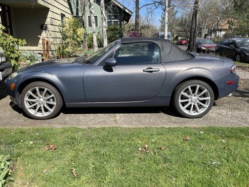 Gray 2006 Mazda MX-5 Miata Sport