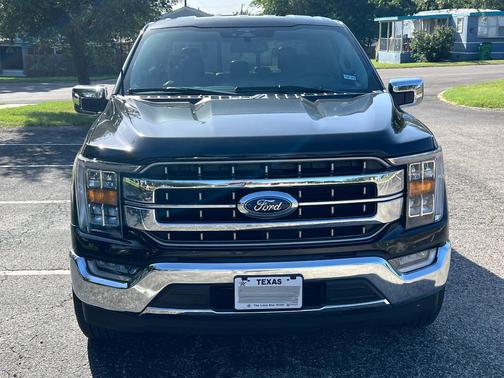 Black 2023 Ford F-150 Lariat