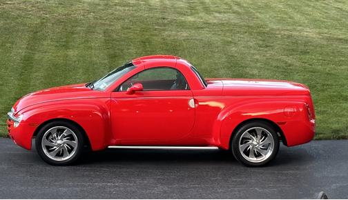 2004 Chevrolet SSR Base