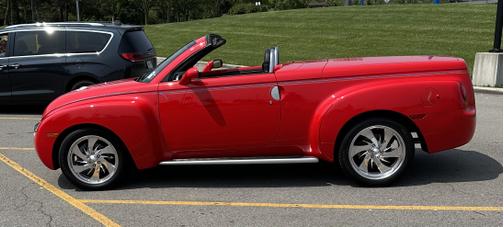 2004 Chevrolet SSR Base