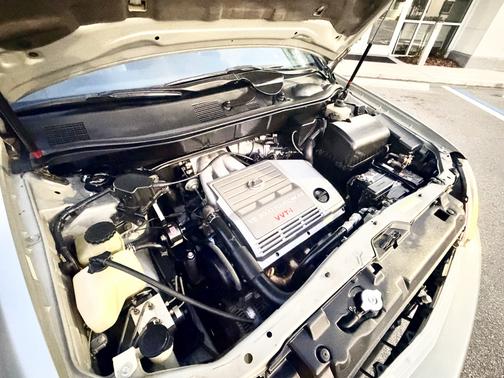 Silver 1999 Lexus RX 300 Base