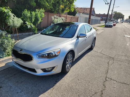 Silver 2016 Kia Cadenza Premium