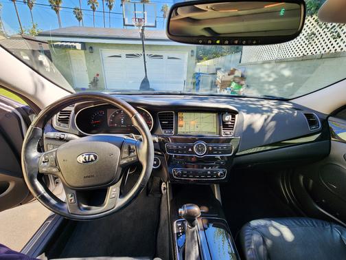 Silver 2016 Kia Cadenza Premium