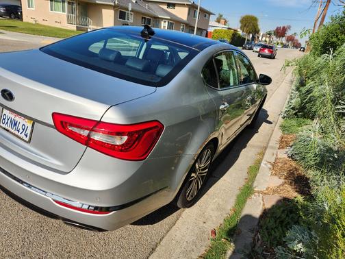 Silver 2016 Kia Cadenza Premium