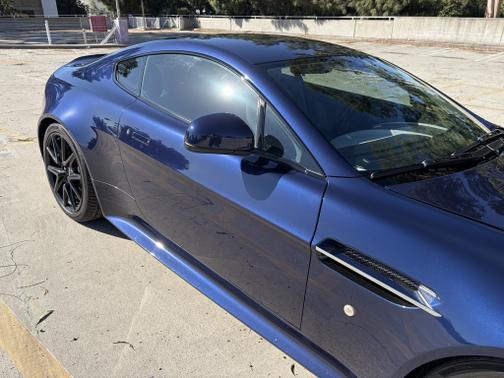 2015 Aston Martin Vantage GT Base