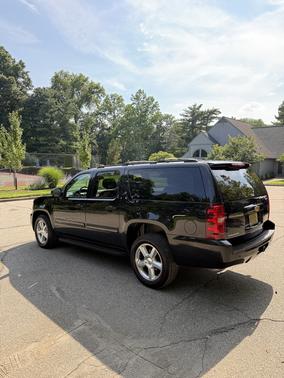 Black 2014 Chevrolet Suburban 1500 LT