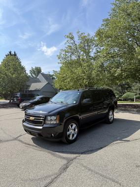 Black 2014 Chevrolet Suburban 1500 LT
