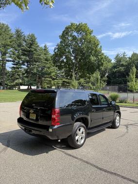 Black 2014 Chevrolet Suburban 1500 LT