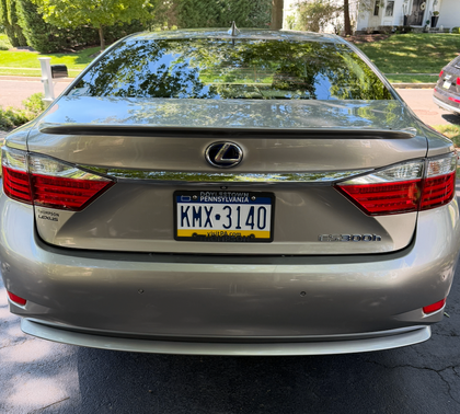Gray 2015 Lexus ES 300h Base