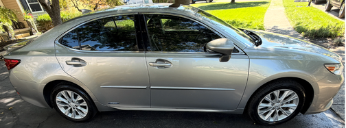 Gray 2015 Lexus ES 300h Base