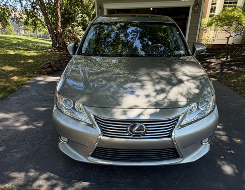 Gray 2015 Lexus ES 300h Base