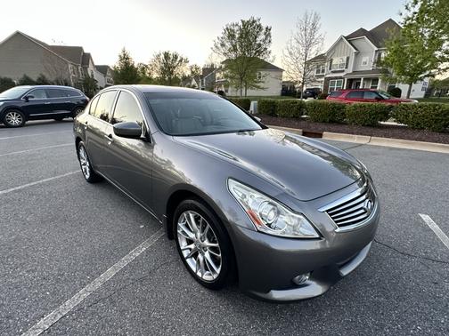 Brown 2013 INFINITI G37 x