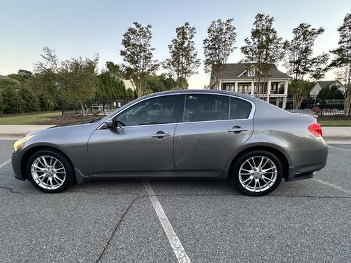 Brown 2013 INFINITI G37 x