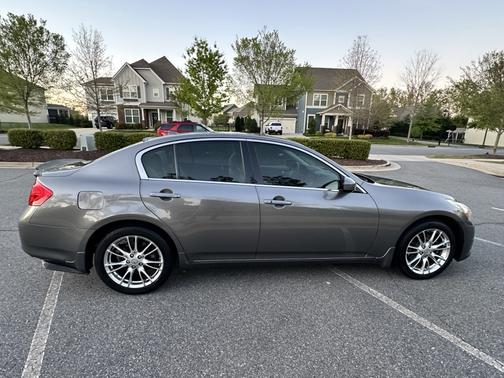 Brown 2013 INFINITI G37 x