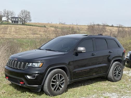 Black 2017 Jeep Grand Cherokee Trailhawk