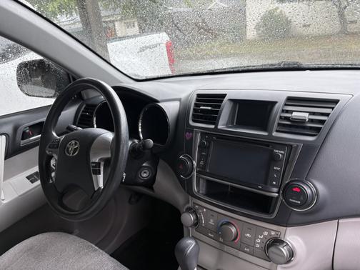 2013 Toyota Highlander Base