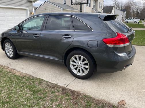 Gray 2009 Toyota Venza Base