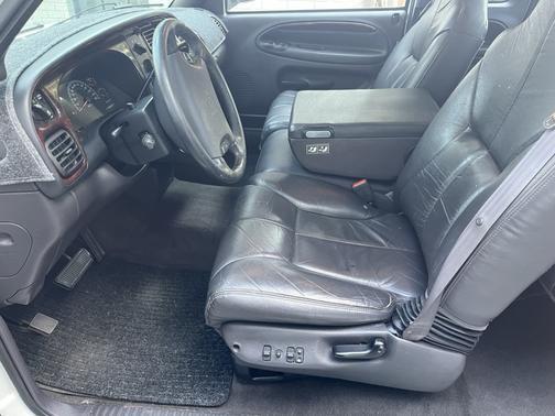 White 1999 Dodge Ram 3500 Quad Cab DRW