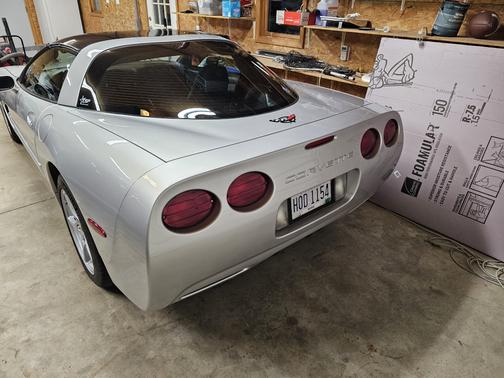 2001 Chevrolet Corvette Base