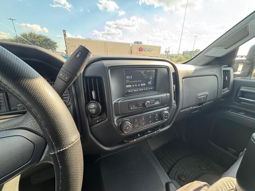 White 2018 Chevrolet Silverado 2500 WT