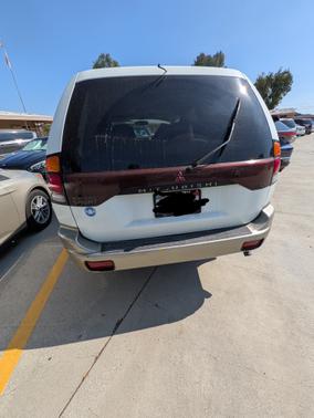 2000 Mitsubishi Montero Sport XLS