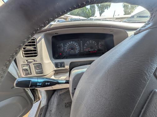 2000 Mitsubishi Montero Sport XLS