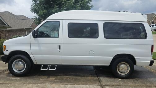 2002 Ford E250 Base