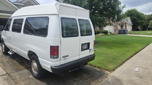 2002 Ford E250 Base