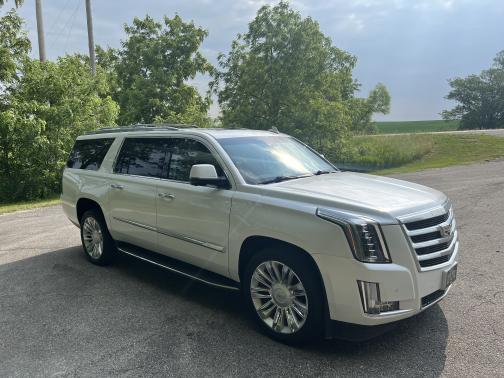 2016 Cadillac Escalade ESV Luxury