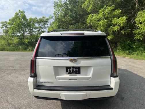 2016 Cadillac Escalade ESV Luxury