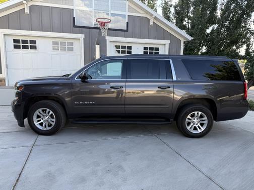 2017 Chevrolet Suburban LT