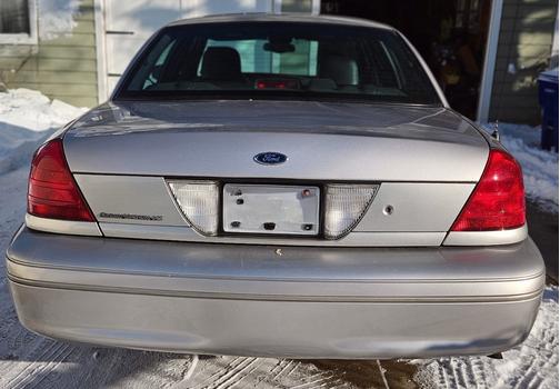 2005 Ford Crown Victoria LX Sport