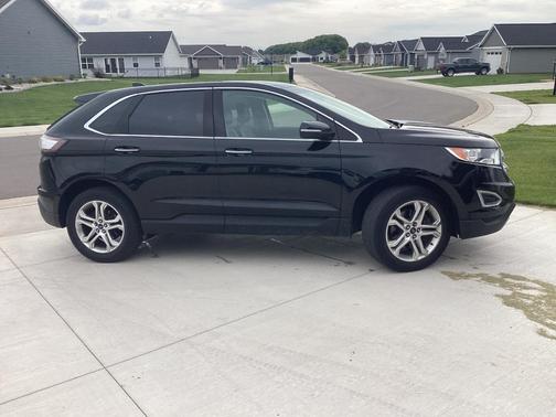 Black 2017 Ford Edge Titanium