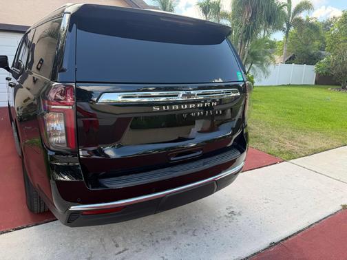 Black 2024 Chevrolet Suburban LT