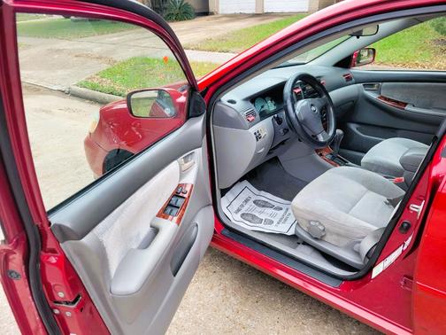 2004 Toyota Corolla LE