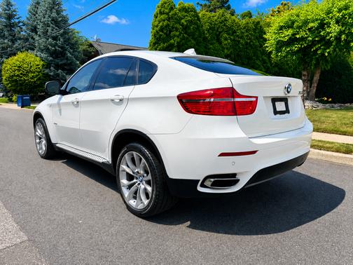White 2012 BMW X6 xDrive50i