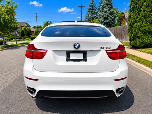 White 2012 BMW X6 xDrive50i