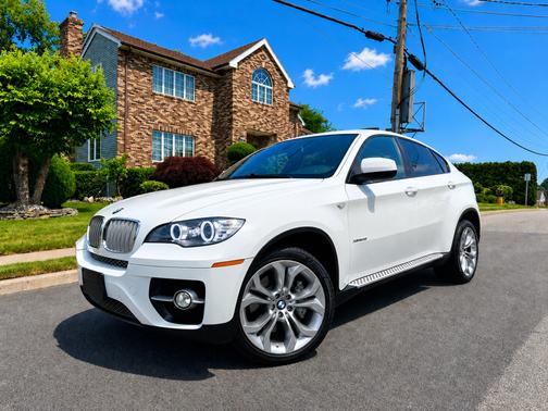 White 2012 BMW X6 xDrive50i