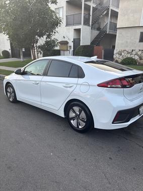 2022 Hyundai IONIQ Hybrid Blue