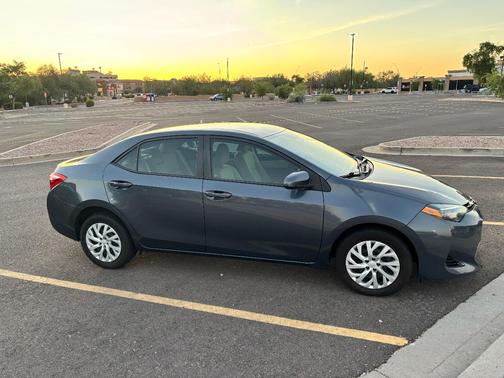 Gray 2018 Toyota Corolla LE