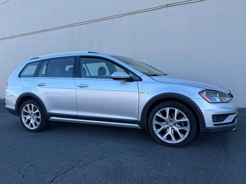 2017 Volkswagen Golf Alltrack TSI S