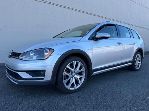 2017 Volkswagen Golf Alltrack TSI S