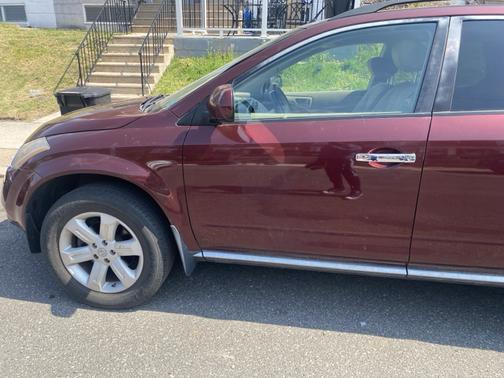 Red 2007 Nissan Murano SL