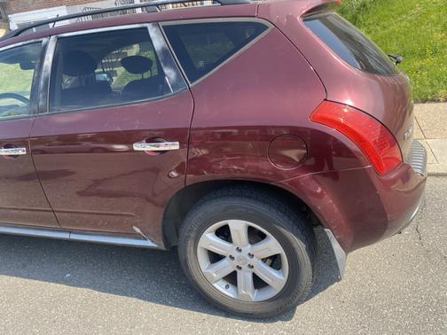 Red 2007 Nissan Murano SL
